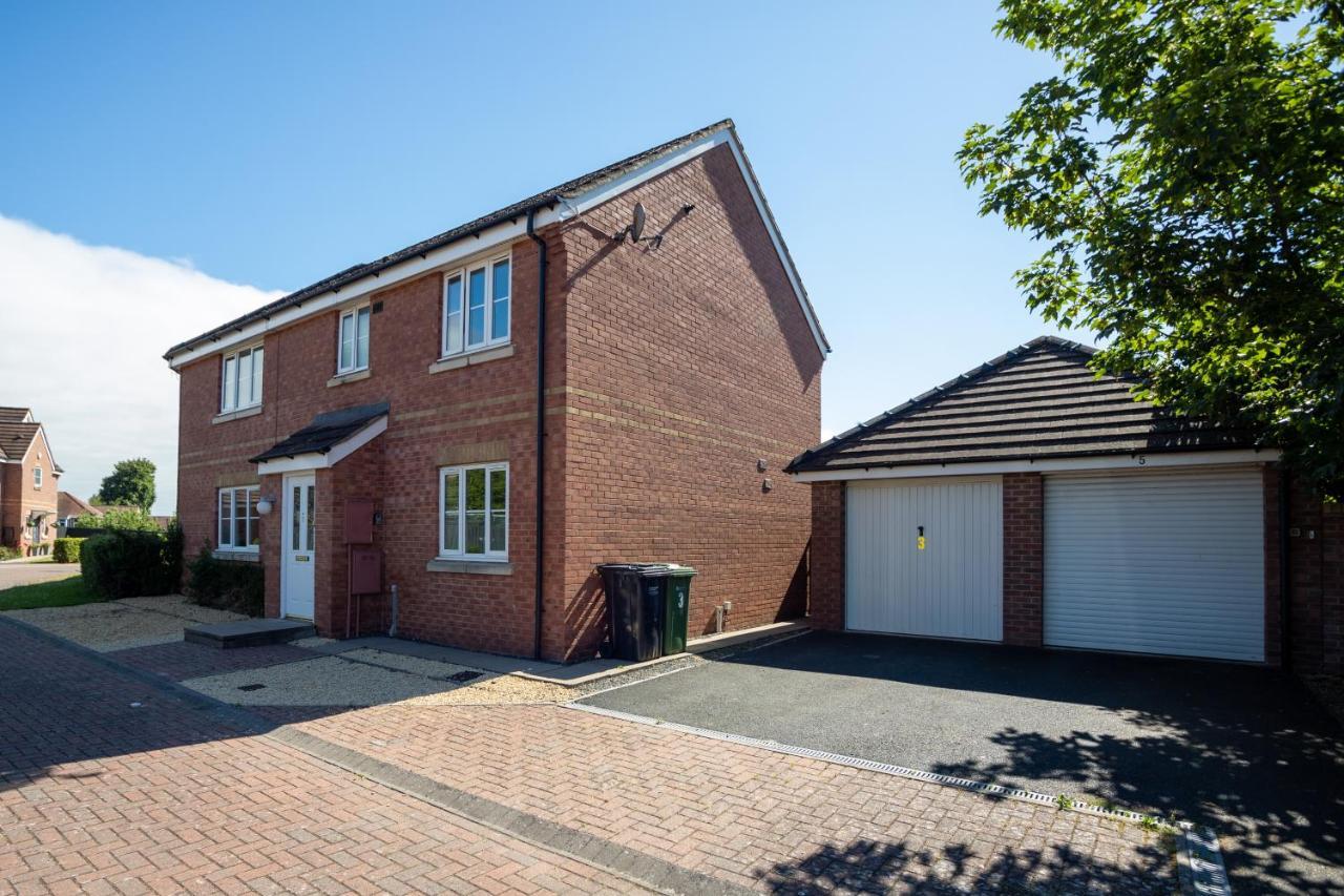 Hereford - Finch House - Modern 4 Bedroom House Located In South Hereford, Dog Friendly With Nearby Countryside, Pool Table, Sleeps Up To 10 Guests - Hosted By Rentmyhouse Екстер'єр фото