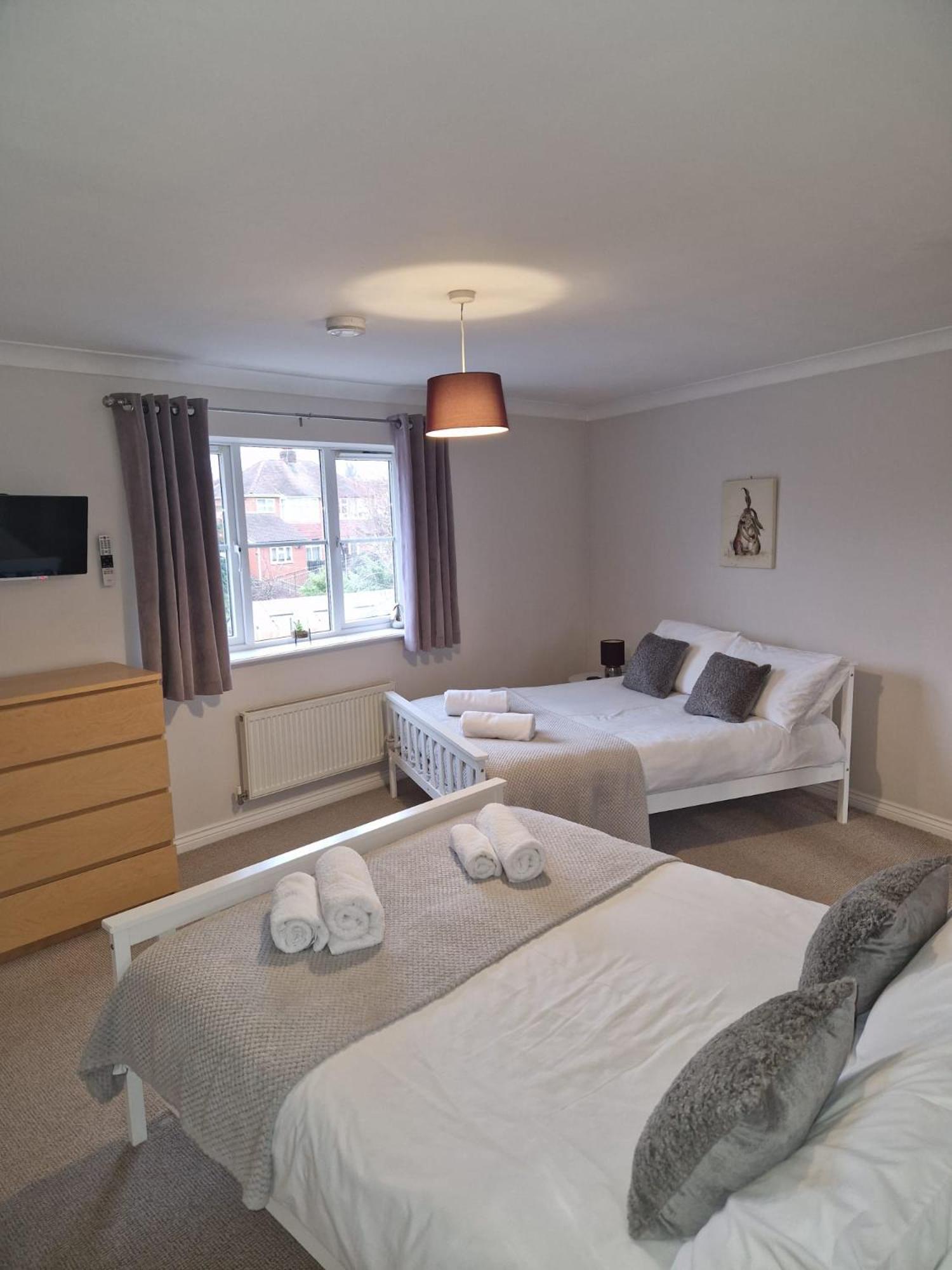Hereford - Finch House - Modern 4 Bedroom House Located In South Hereford, Dog Friendly With Nearby Countryside, Pool Table, Sleeps Up To 10 Guests - Hosted By Rentmyhouse Екстер'єр фото
