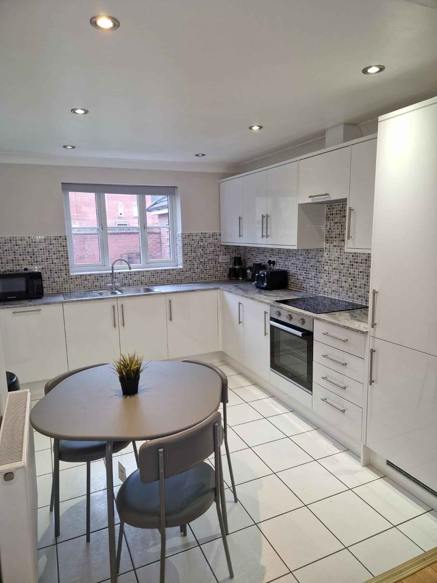 Hereford - Finch House - Modern 4 Bedroom House Located In South Hereford, Dog Friendly With Nearby Countryside, Pool Table, Sleeps Up To 10 Guests - Hosted By Rentmyhouse Екстер'єр фото
