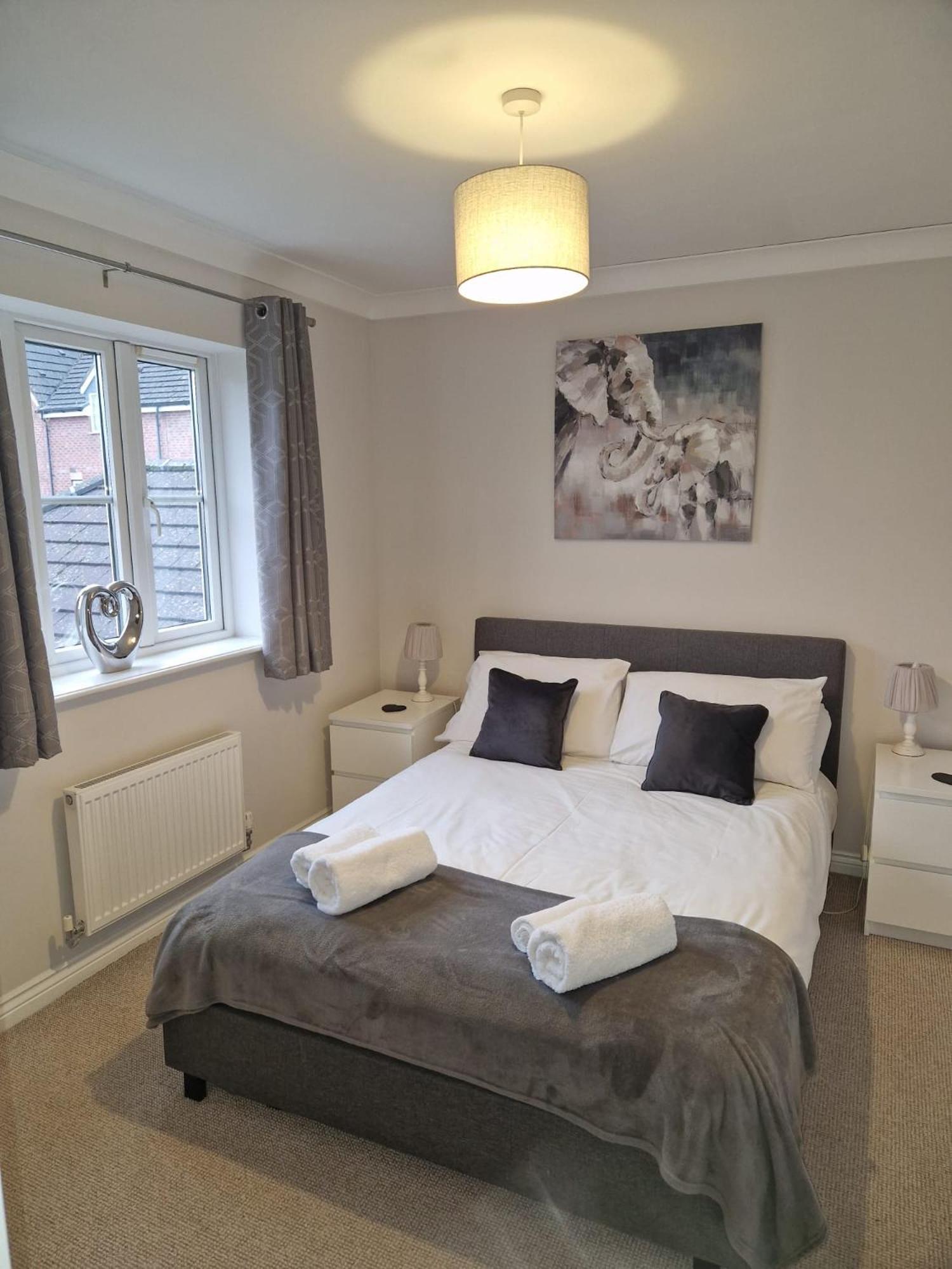 Hereford - Finch House - Modern 4 Bedroom House Located In South Hereford, Dog Friendly With Nearby Countryside, Pool Table, Sleeps Up To 10 Guests - Hosted By Rentmyhouse Екстер'єр фото